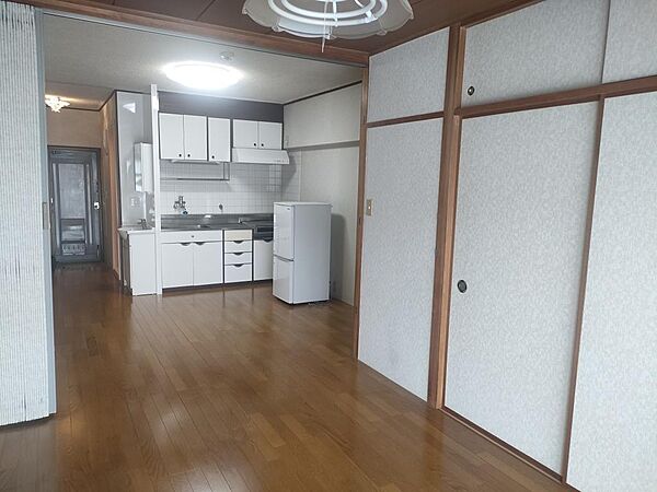 手入れがしやすい前面フローリング