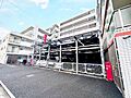 立体駐車場はア...