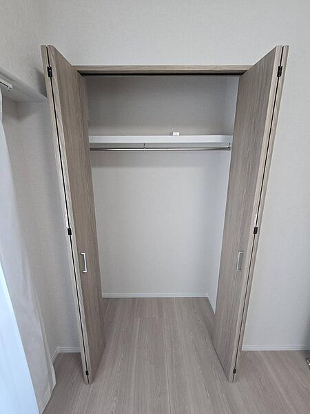 天井まである収納♪長いものも収まりそうですよね！