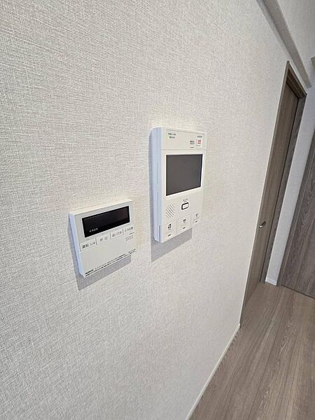 テレビモニター付きインターホンなので安心ですね♪