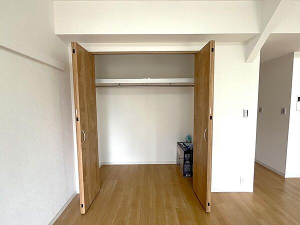 居室の収納が大きくて使いやすそうです☆季節家電やお洋服が多い方も安心です☆