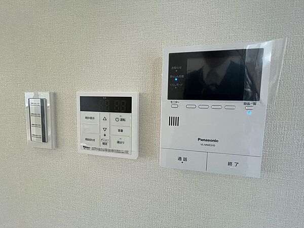 テレビモニター付きインターホンなので安心ですね♪