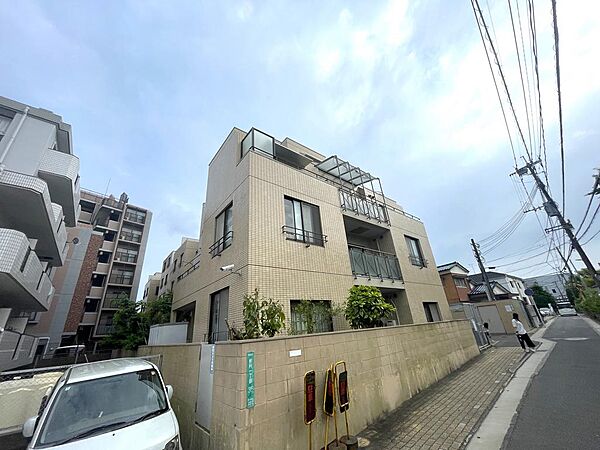 思わず住みたくなる洗練された外観☆