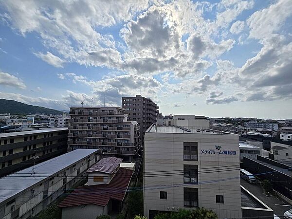 陽当たり良好なので洗濯物がよく乾きそうです☆