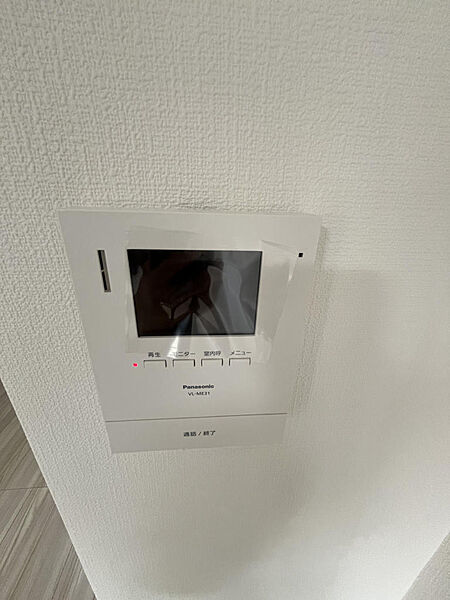 テレビモニター付きインターホンなので安心ですね♪