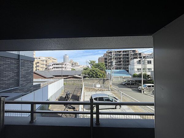 南東向き、陽当たり、通風良好なので洗濯物がよく乾きそうです！