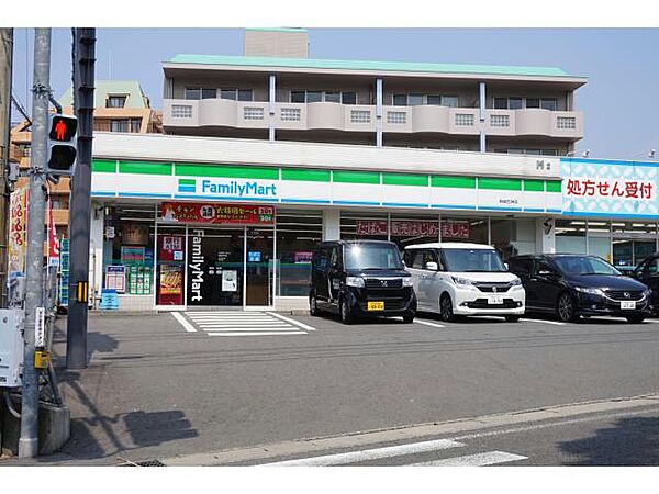 画像22:ファミリーマート 長崎石神店（751m）