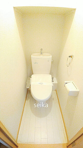 画像11:同タイプ室内　バストイレ別。温水洗浄便座付き
