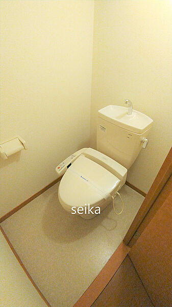 画像9:バストイレ別。温水洗浄便座付き