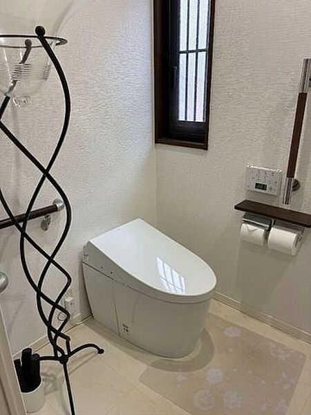 1階 広めのトイレ タンクレス