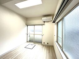 ウィンヒル松原(3) 202 2階1Kのリビング/ダイニング