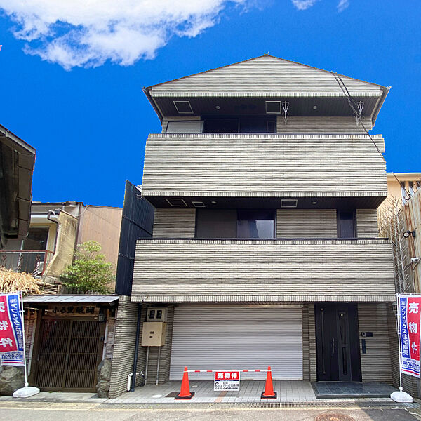 外観：326000194444