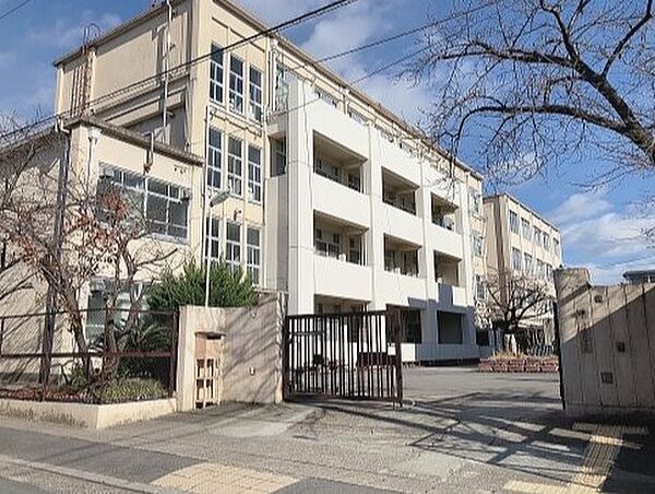 京都市立伏見中学校：徒歩15分