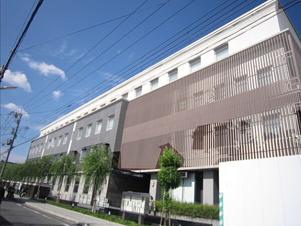 京都市伏見区役所：徒歩17分