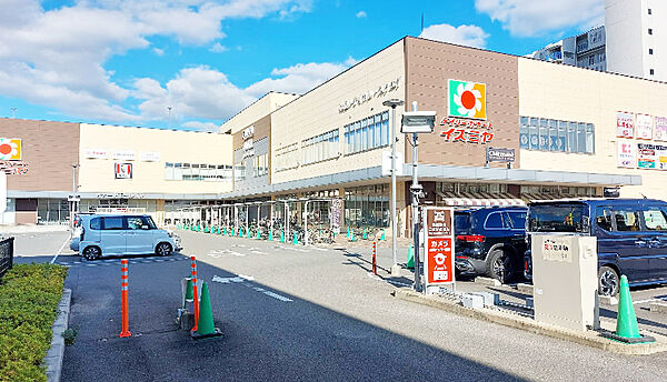 カナートモール伏見：徒歩7分
