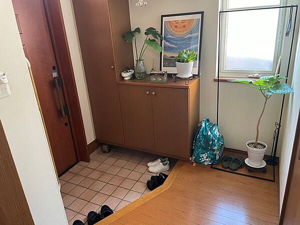 玄関を拡大表示