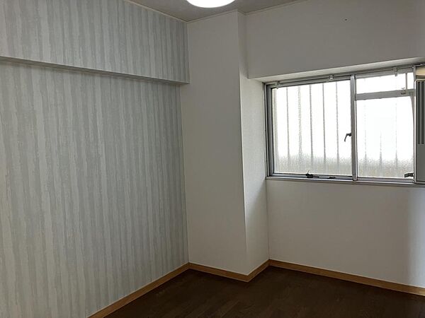クロス貼り替え済みです。