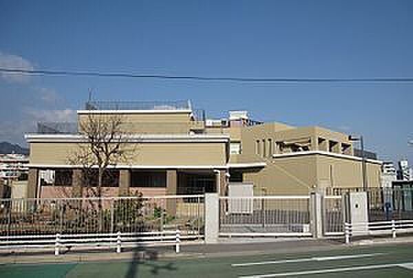 【小学校】神戸市立夢野の丘小学校まで586ｍ