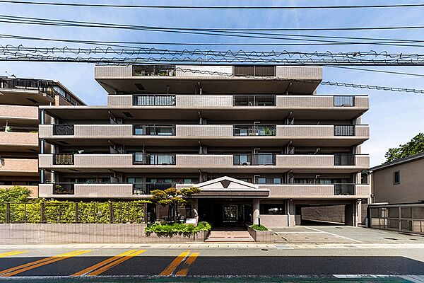 最上階の6階部分、最上階の角部屋住戸