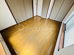 地曳ハウス 2階1Kのリビング/ダイニング