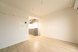 小竹レジデンス 102 1階ワンルームのリビング/ダイニング