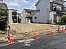 外観：陽当たり良好な整形地で、都市ガスをご利用可能です。城北小学校 徒歩約7分と通学も安心ですね。