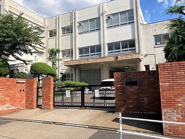 【名古屋市立六郷北小学校】「自ら学び、心豊かで、たくましい、活力ある六郷北小学校」をグランドデザインに掲げています。 140m