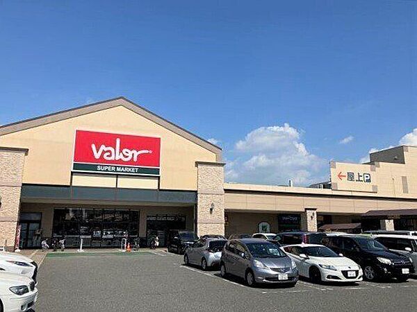 【バロー 光音寺店】証明写真機やコピー機、ATMコーナー等あり●営業時間●10：00～21：00※土日は9：30開店 1070m