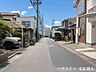 その他：【南側前面道路】幅員約5.0ｍ前面道路。2台の車がすれ違うことが出来る道幅です。道幅が広すぎると交通量が増えてしまうのも心配ですので、これぐらいが理想的な道幅なのかもしれませんね。