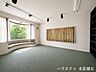 洋室：やさしい光に包まれる洋室。心地よい毎日を過ごせる空間です。※実際の写真をもとに家具等をCGで除去したものになります
