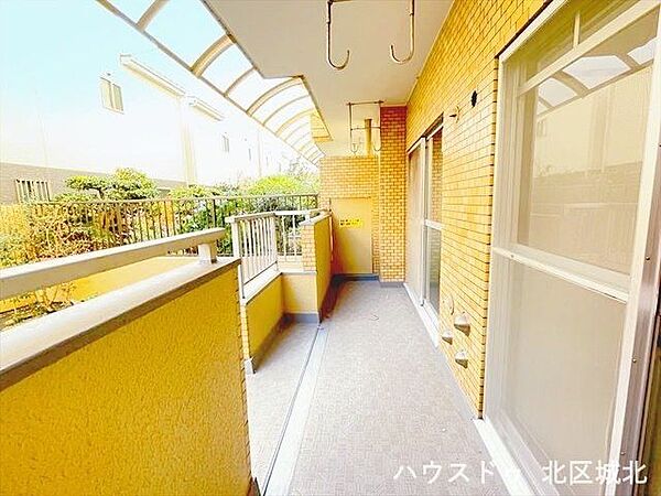 広々としたバルコニーです。お庭に繋がっています♪※賃貸前の写真です