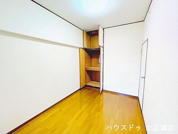 3段の収納も付いているので用途別に収納が出来ます♪※賃貸前の写真です