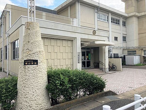 【名古屋市立楠小学校】「仲よく 進んで 根気よく」を校訓に掲げています。学校HPでは学校紹介ビデオが公開されています。 830m