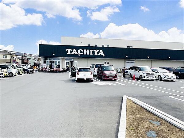 【タチヤ楠店】営業時間10：00～18：00定休日：水曜日駐車場：154台（共用）アクセス：味美駅から徒歩約9分 810m
