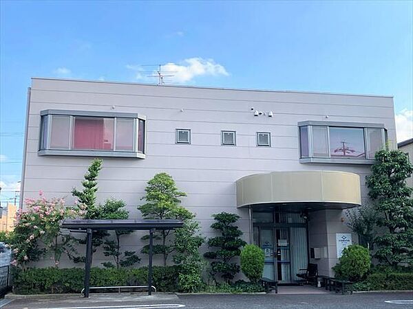 【太田整形外科】リウマチ科、整形外科、リハビリテーション科診療時間：9：00-12：00　16：00-19：00休診日：水曜土曜午後、日曜、祝日 140m