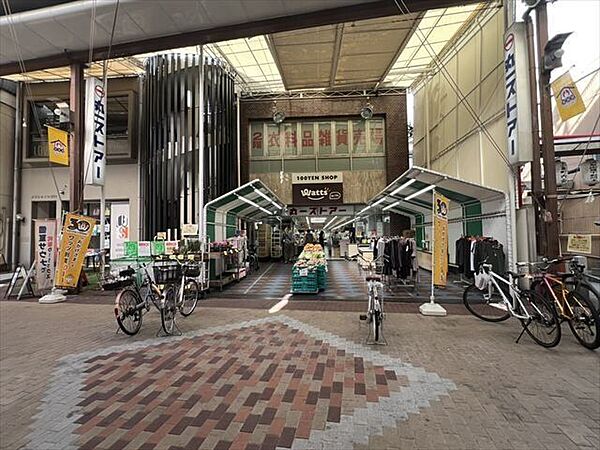 【丸一ストア円頓寺店】円頓寺商店街近くの地域密着スーパー。生鮮食品から日用品まで揃い、毎日のお買い物に便利です。営業時間10:00～20:00、定休日は第三火曜日。気軽に立ち寄れる使い勝手の良い店…
