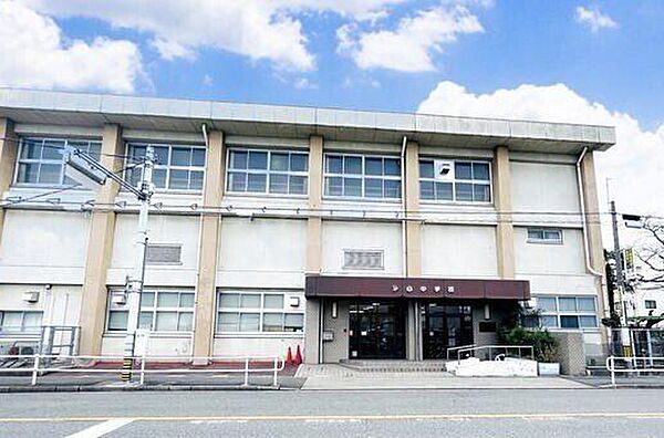 浄心中学校【教育目標】・個人の充実・適性の伸長・社会性の啓培【校訓】・健康で明るく・勤勉で楽しく・聡明で正しく【生徒心得】・礼儀・環境美化・学習 1110m