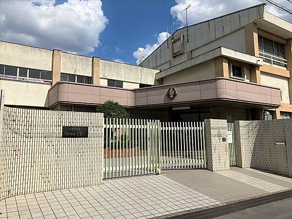 【名古屋市立飯田小学校】「きらっと光る 飯田の子」をグランドデザインに掲げています。 170m