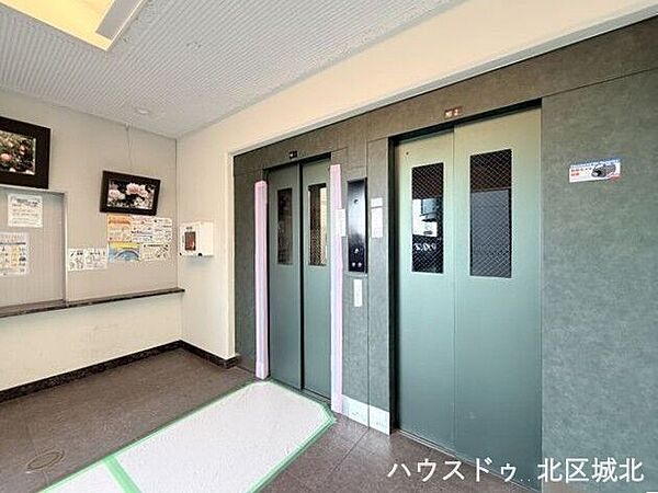 エレベーターが設置されているので楽に上層階まで移動できます。