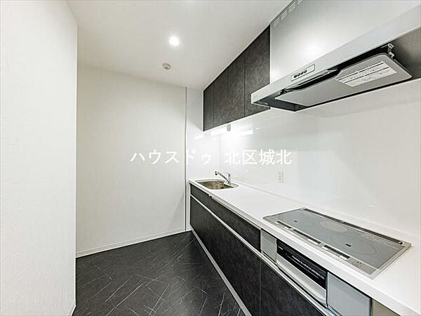 購入時の写真です。独立しているので調理に集中でき、食品の匂いがリビングに広がりにくいのも魅力です