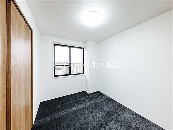 購入時の写真です。6帖洋室　全居室収納付きなので、お部屋をキレイに保てそうですね。