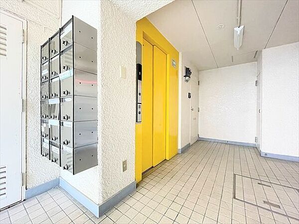 【エレベーター】エレベーターが設置されているので、高齢者や小さな子どもがいる家庭も不便を感じず快適に暮らせます。