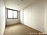 洋室：【6.5帖洋室】窓からたっぷりと陽光がふりそそぐ明るい空間です。心地よい毎日を過ごせる空間です。