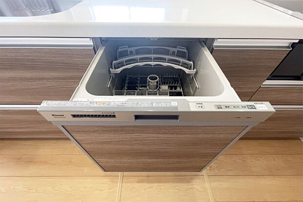 （食器洗浄乾燥機・同仕様例）ビルドイン食洗機だから、場所を取らずにスッキリ！