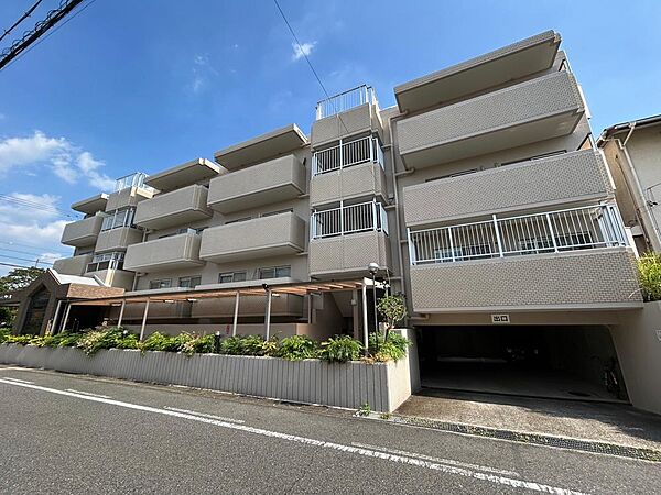 確かな品質とデザイン。未来へ繋ぐ、安心と信頼の外観。