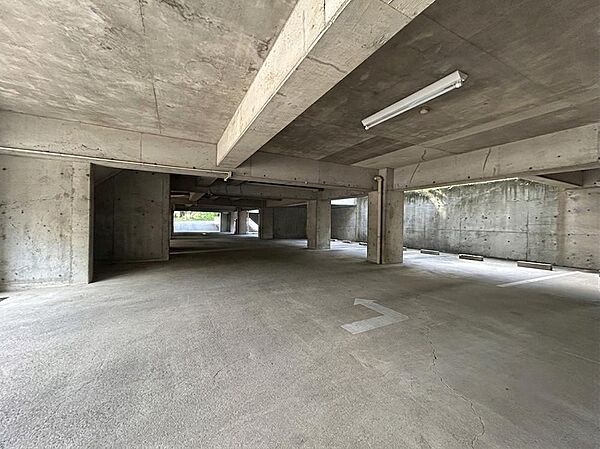 地下駐車場