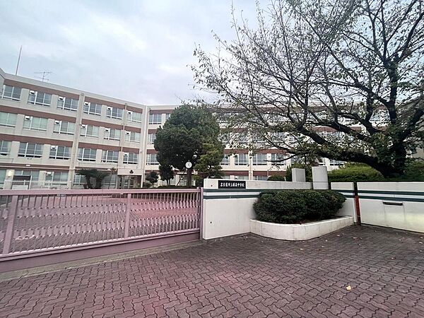 名古屋市立藤森中学校まで1518m