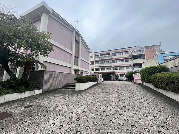 名古屋市立前山小学校（1902m）