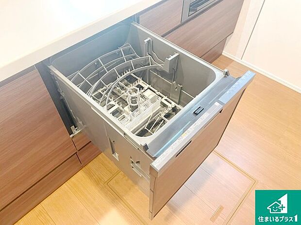 大容量の食器洗浄乾燥機で家族の洗い物もらくらく！