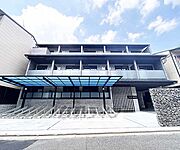 二条城前駅より徒歩4分 築2年1ヶ月 3階建の賃貸物件